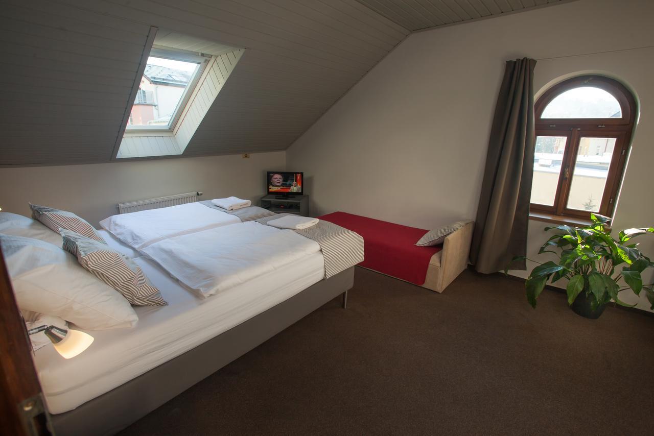 Pension Pulmesic Jablonec nad Nisou Esterno foto